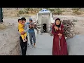 Download Lagu Voorbereiding op de winter: Maryam en Saman's bergavontuur