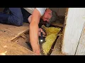 Download Lagu We Discovered So Much Honey in Their Floor and Only 200 Bees?!