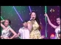 Download Lagu Lương Bích Hữu 梁碧好 hát live Tian Mi Mi 甜蜜蜜 - Bước Chậm Trên Đường Đời 漫步人生路