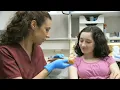 How much do dental assistants make an hour What they do