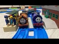 Download Lagu bulldog tomy thomas \u0026 friends