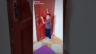 افتحلي الباب ياد  عمر وسلامه دندنها