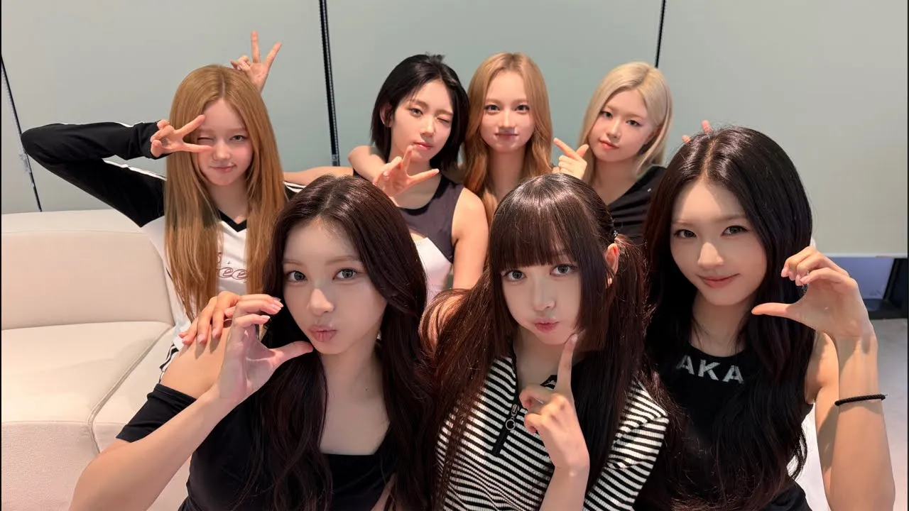 同じ流れで、デビュー3日前の2026年8月16日には公式YouTubeで初のライブ配信「DEBUT D-3 OURBIRTHDAY 첫 라이브」が行われました。デビュー前にメンバーがファンと直接やり取りする場が設けられています。