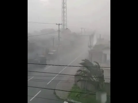 Download MP3 Mais imagens sobre um possível tornado em Ponta Negra Maricá.