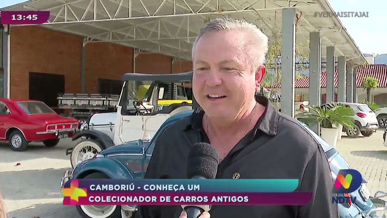 Conheça um colecionador de carros antigos que mora em Camboriú