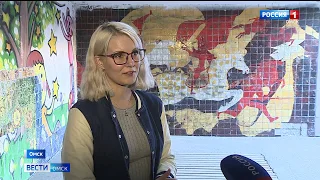 Омичи восстанавливают рисунки полувековой давности в одном из подземных переходов