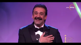 لحظة تكريم النجم كريم عبد العزيز في مهرجان القاهرة السينمائي الدولي    دندنها