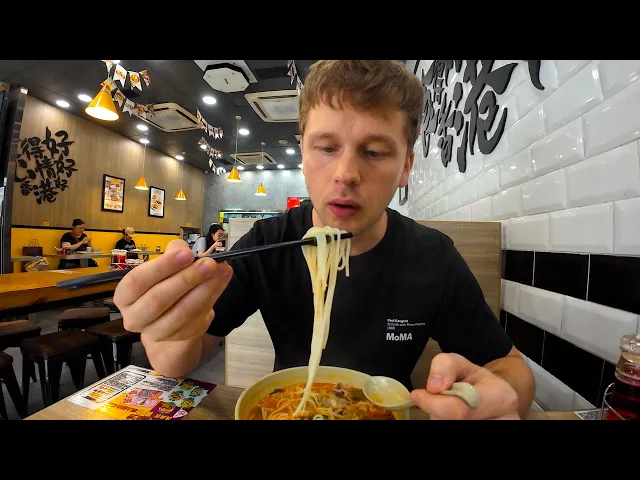 Trying Hong Kong Famous Beef Noodles! 🇭🇰