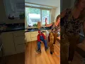 Download Lagu De klant belemmert mijn voortgang, en ik moet de werkzaamheden snel afronden omdat zij weg moet. #