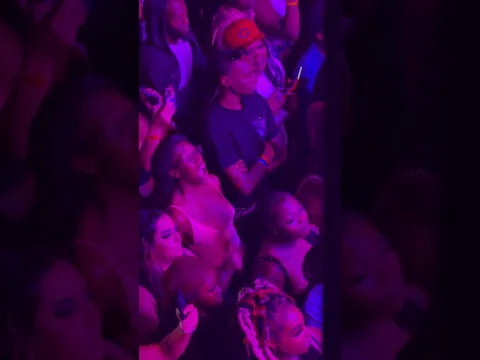 BRA 🤣🤣🤣🤣 NEVER SEEN SOMEBODY SING MY SHIT LIKE THIS!!  US OVER DEM