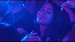 من حال الدنيا الغريبه دندنها