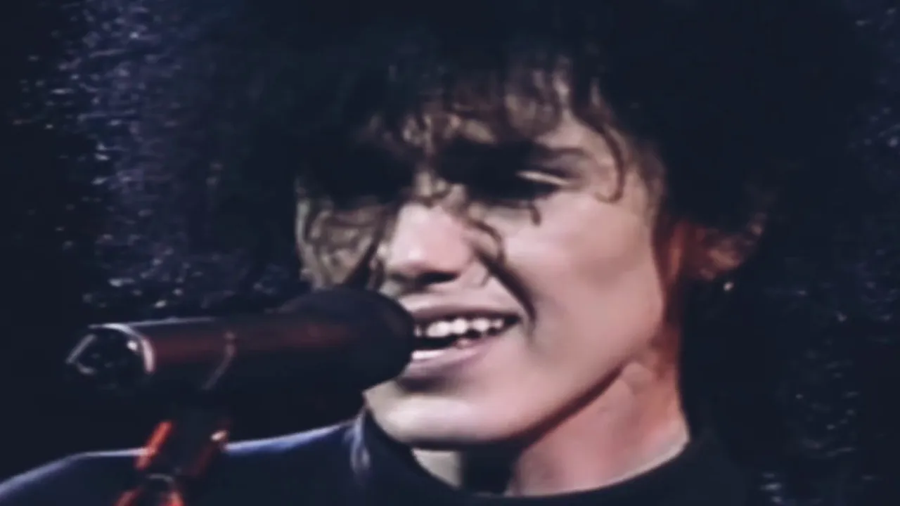 Caifanes - Te Estoy Mirando (En Vivo 1988) Caifanes - Te Estoy Mirando (En Vivo 1988)