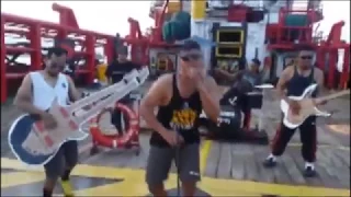 keren jilid 1 aksi semua crew kapal membawa sebuah lagu di atas kapal keren 