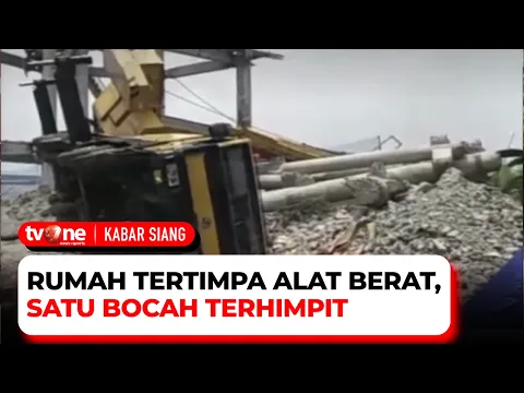 Hancur! Crane Jatuh Timpa Rumah di Depok, Satu Bocah Masih Terhimpit