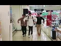Download Lagu Walking around E-Mart as a Pigeon 🐦 | 비둘기 스텝으로 이마트 돌아다니기 🐦 (feat.Jaywalk Challenge)