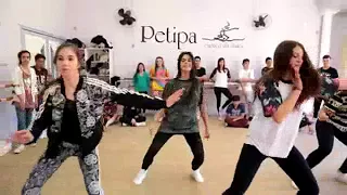 رقص علي اغنيه بوم بوم تم تم   للبنات والشباب  جااامد  دندنها