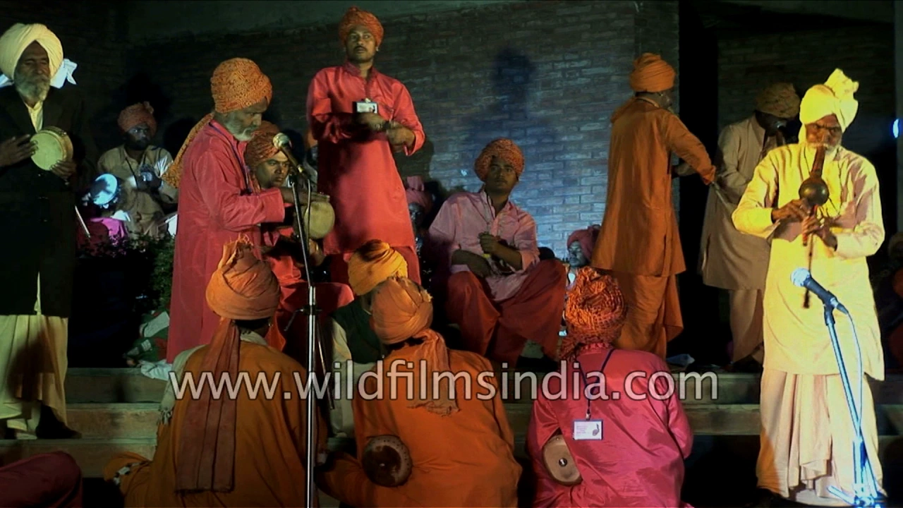 Snake Charmers mass together and play 'been' in tribute to Bismillah Khan Snake Charmers mass together and play 'been' in tribute to Bismillah Khan