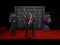 Lagu Interview met Yungblud op de rode loper van de Grammy Awards 2026