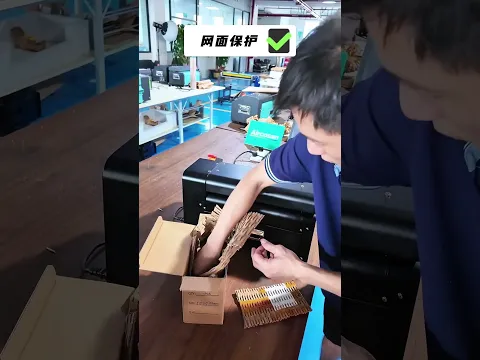 Vermeiden Sie die Übergabe von Karton mit geringem Gewinn an Recycler. Verwandeln Sie alte Lieferkartons mit dem Kartonzerkleinerer-Expander in brauchbares Pufferpapier.