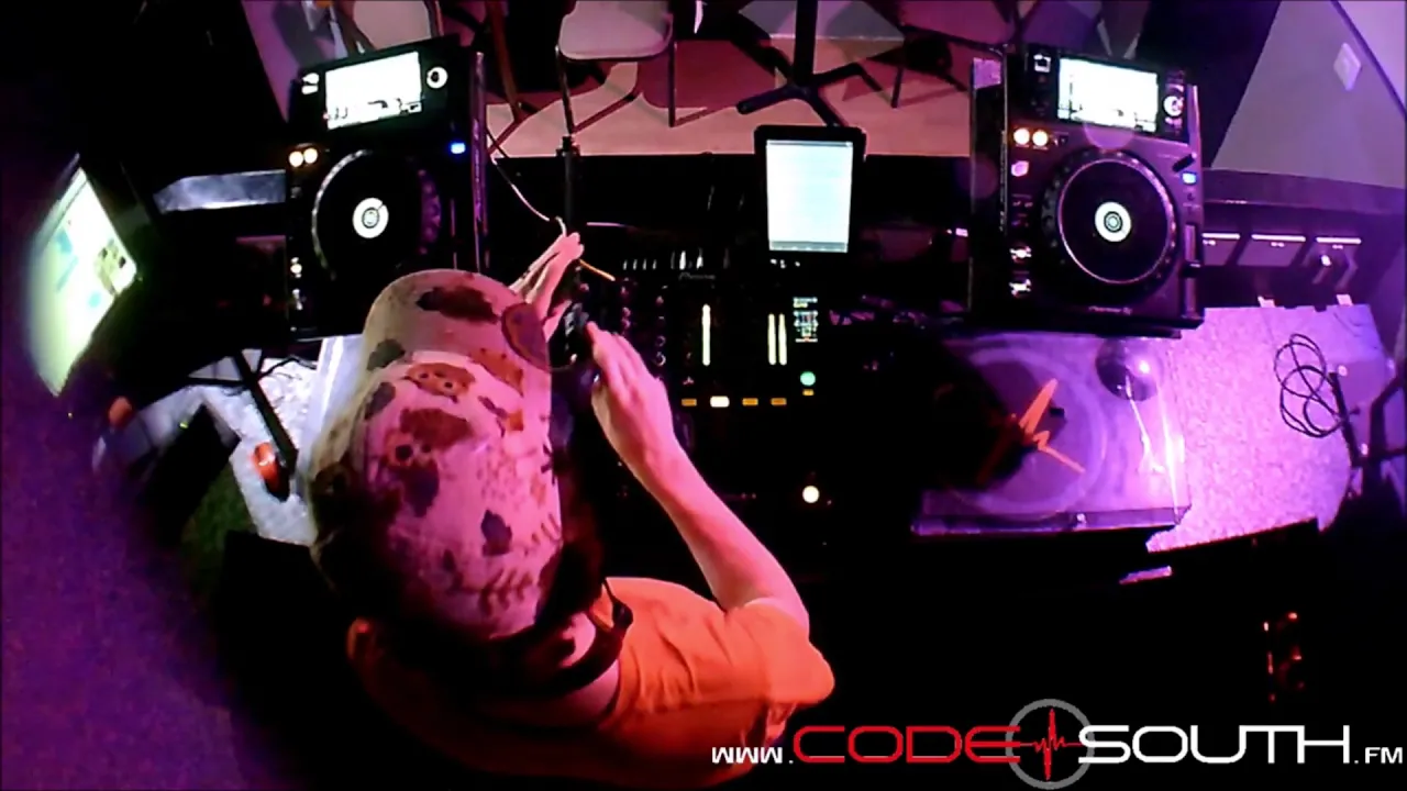 Kamer ft. Arc Nade - Lock In on Codesouth.FM #31 [19.02.2019]