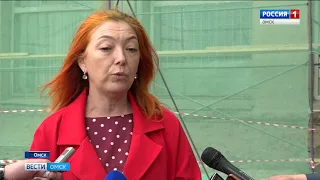 В Омске на Иртышской Набережной начались работы по обновлению фасадов жилых домов