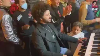    الواد بيعيط ليه يا س عاد                 باسط مصر دندنها