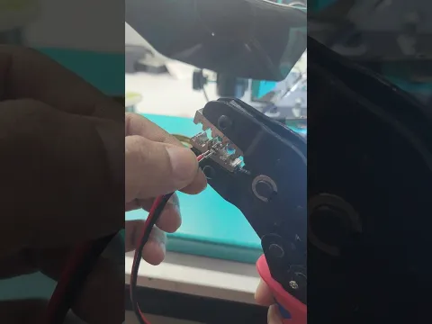 uso de crimpadora excelente para colocar terminales en molex