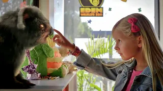 حيوانات مفترسة بتتحول لزومبي وبتهدد البشرية بالانقراض ملخص كوميدي 