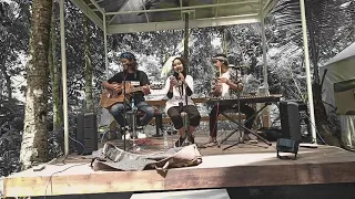 Download Papatong  - Bah Dadeng (Live di Selaras Outdoor) Viola Andara, Anjar Boleaz, Galuh MP3