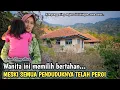 Download Lagu SAYANGNYA, WANITA INI MEMILIH TINGGAL DI ANTARA PULUHAN RUMAH KOSONG YANG HANCUR, DESA MATI CIGERUT