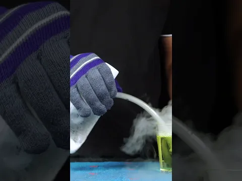 Smoke bubble soap from dry ice