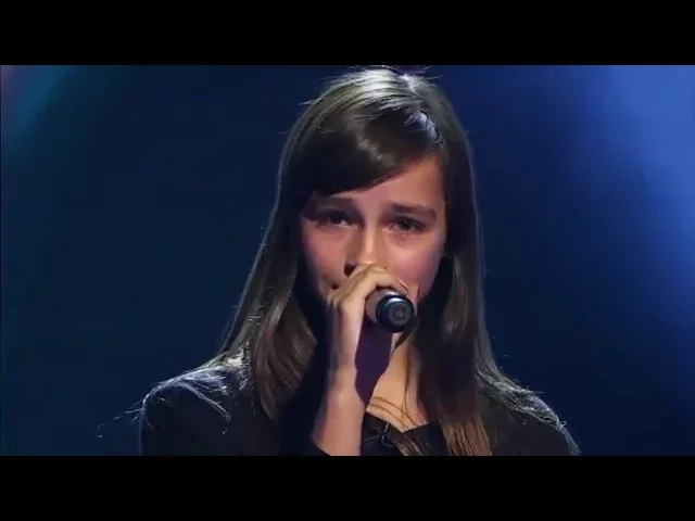 Download MP3 14-Year Old Britt SINGS Evanescence's Bring Me To Life - Voice Kids