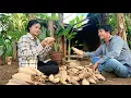 Download Lagu Homeless girl gives surprise gift to her two best friends Tieu Uyen and The Anh