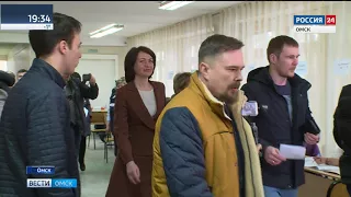 Одними из первых на избирательные участки пришли первые лица города и области