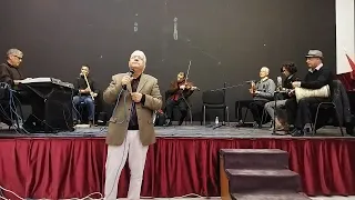 أغنية كفاش يمكن قلبي ينساك بصوت        الفنان الكبير عبد اللطيف بن موسى دندنها