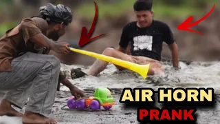 AIR HORN PUBLIC PRANK Daming nagulat