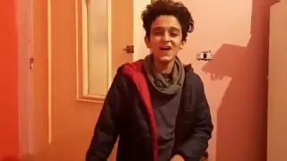 شاب عمره في العشرين 