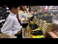 Download Lagu Ashells schoenen waren gescheurd toen ze van school terugkwam, dus ze moest in geval van nood nie...