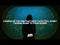 Holly Humberstone - Kissing In Swimming Pools (Lyrics)