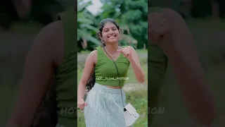 nivi cute vertical face navel show