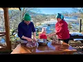 Lagu Winter Village Life in the Carpathian Mountains | Hutsul Family Pork Butchering \u0026 Homemade Sausage