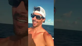 Hi, we live on a boat #sailing #boatlife #livingonaboat #jackjohnson