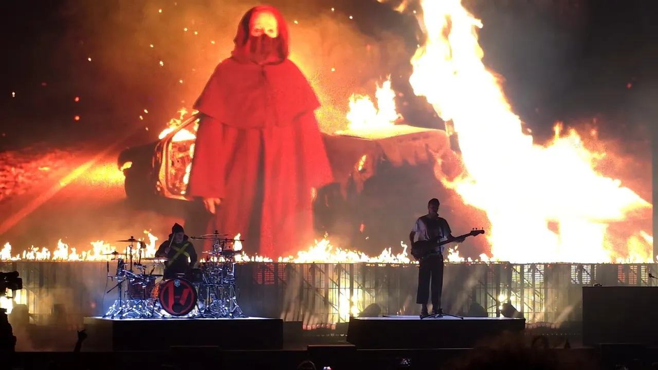 Twenty One Pilots - City Walls (Live Toronto, ON 09/20/2025)