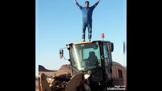 كل القلوب ارتوت  وانا قلبي بات عطشانا دندنها