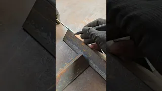 The best technique for creating a minimalist post with a single round-pipe support!!