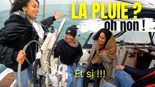 Voilier sous la pluie ?! Elles découvrent la voile le mauvais jour … Voilier Coraille