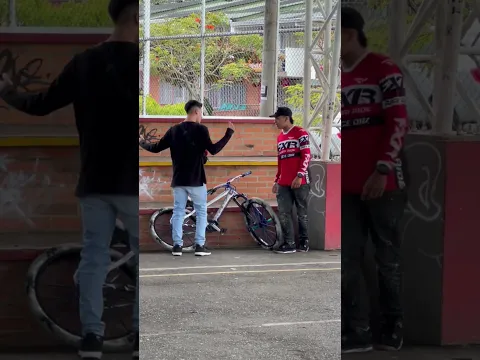 Me cuida la bicicleta 🤣 #humor #broma