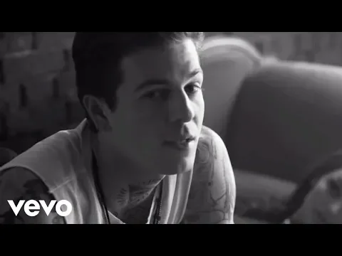 Download MP3 The Neighbourhood - Sweater Weather (Official Video)