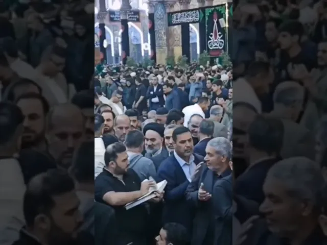 ⁣جانب من زيارة سماحة الفقيه السيد محمد رضا السيستاني في إحدى الزيارات العامّة.