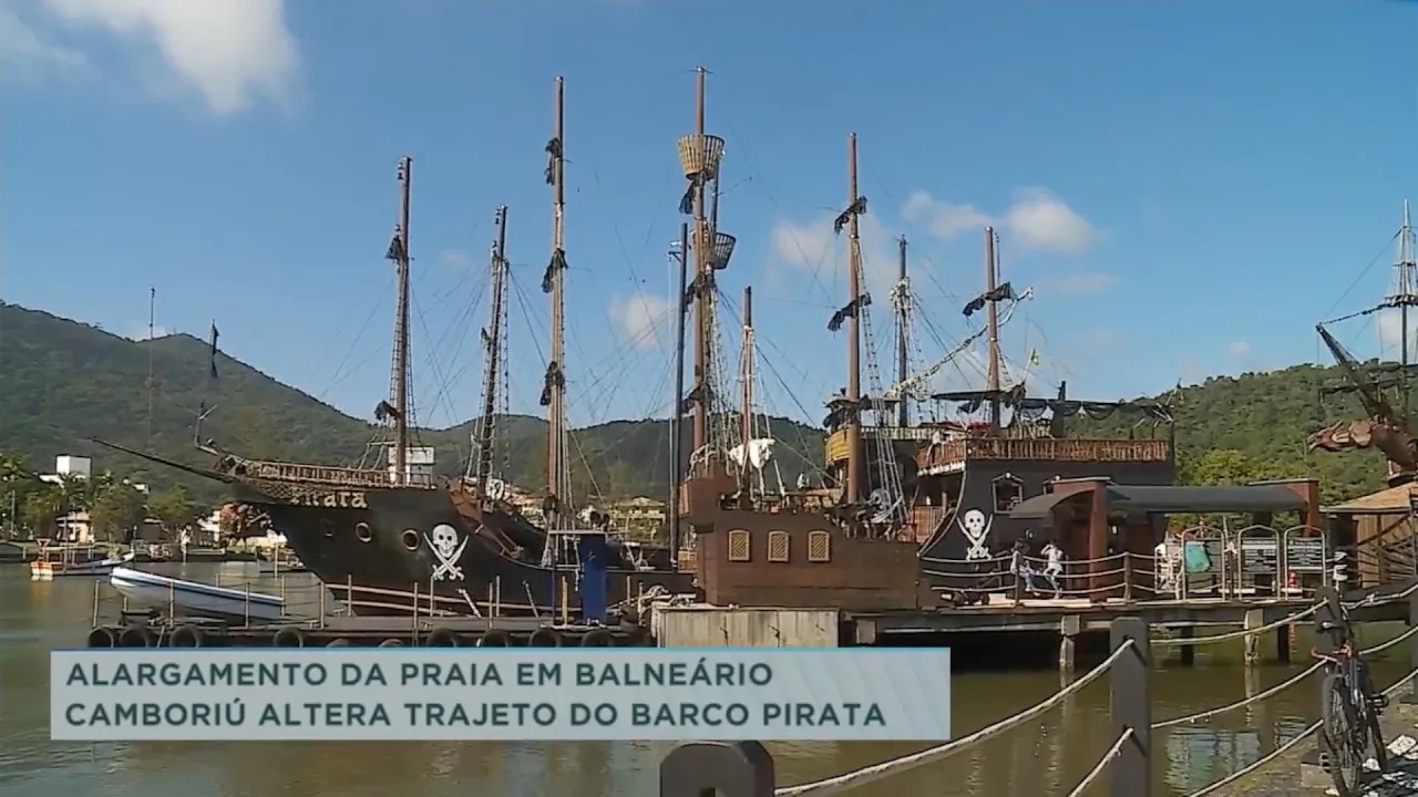 Alargamento da praia em Balneário Camboriú altera trajeto do barco pirata